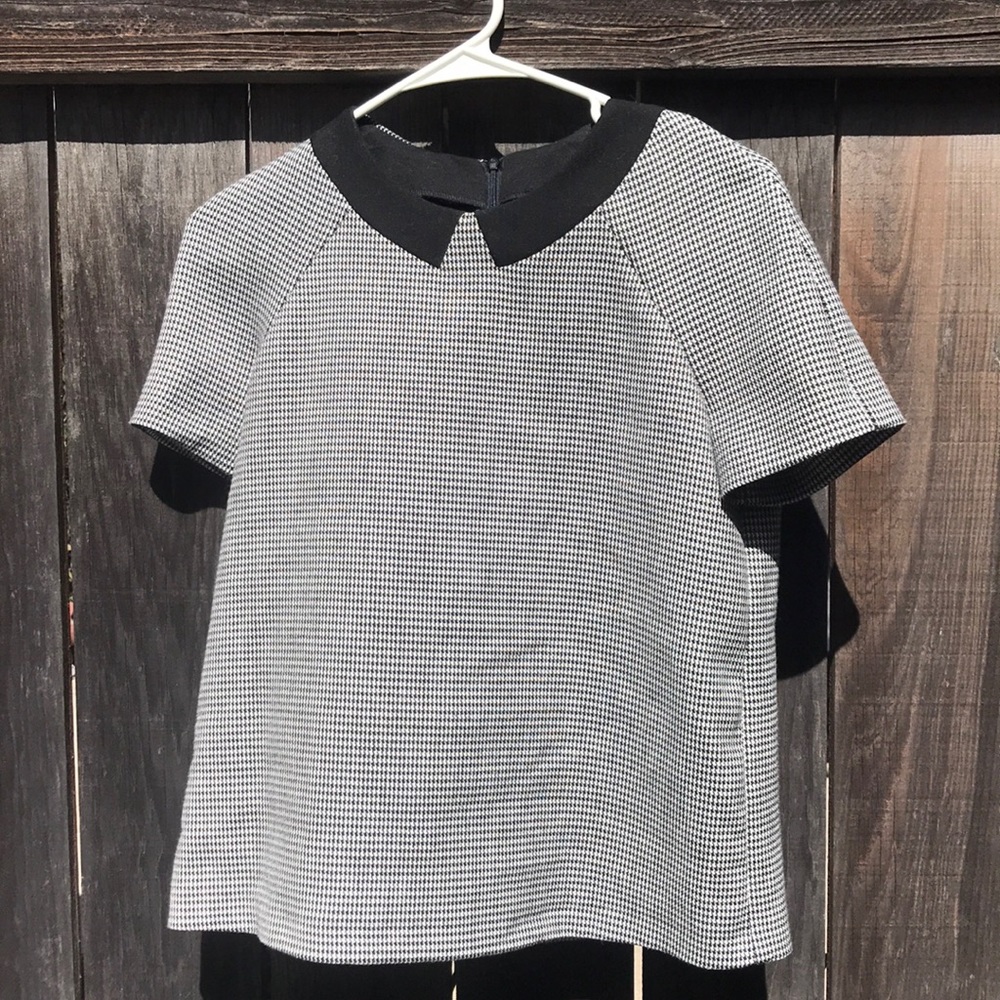 Short sleeve checkered shirt